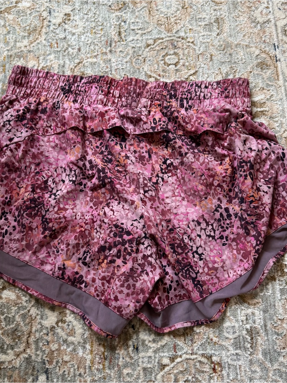 Athleta Mesh Racer Run Mid Rise 4 Short - Picture 3 of 5